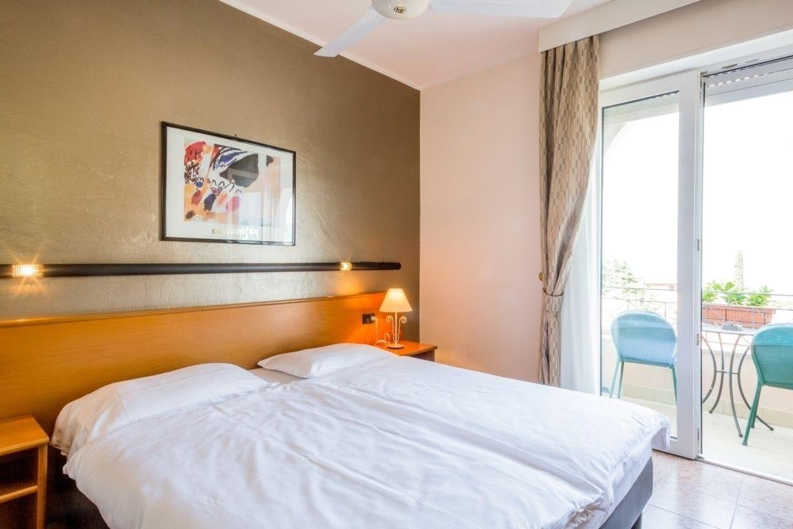 Hotel Pace Torri Del Benaco Extérieur photo