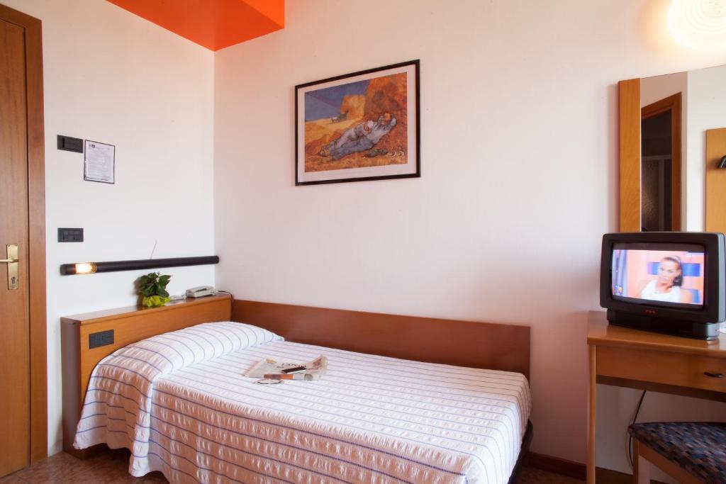 Hotel Pace Torri Del Benaco Chambre photo