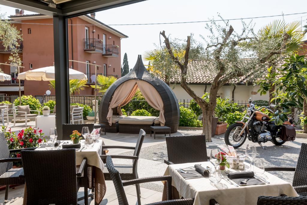 Hotel Pace Torri Del Benaco Extérieur photo