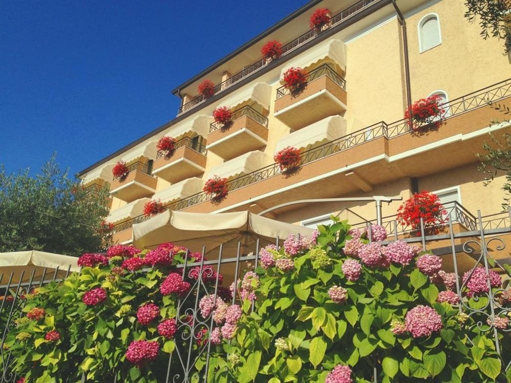 Hotel Pace Torri Del Benaco Extérieur photo
